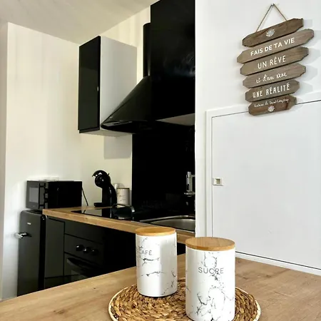 Apartment Le Malia - Ideal Pro Et Couple - Hyper Centre - Proche Versailles Trappes